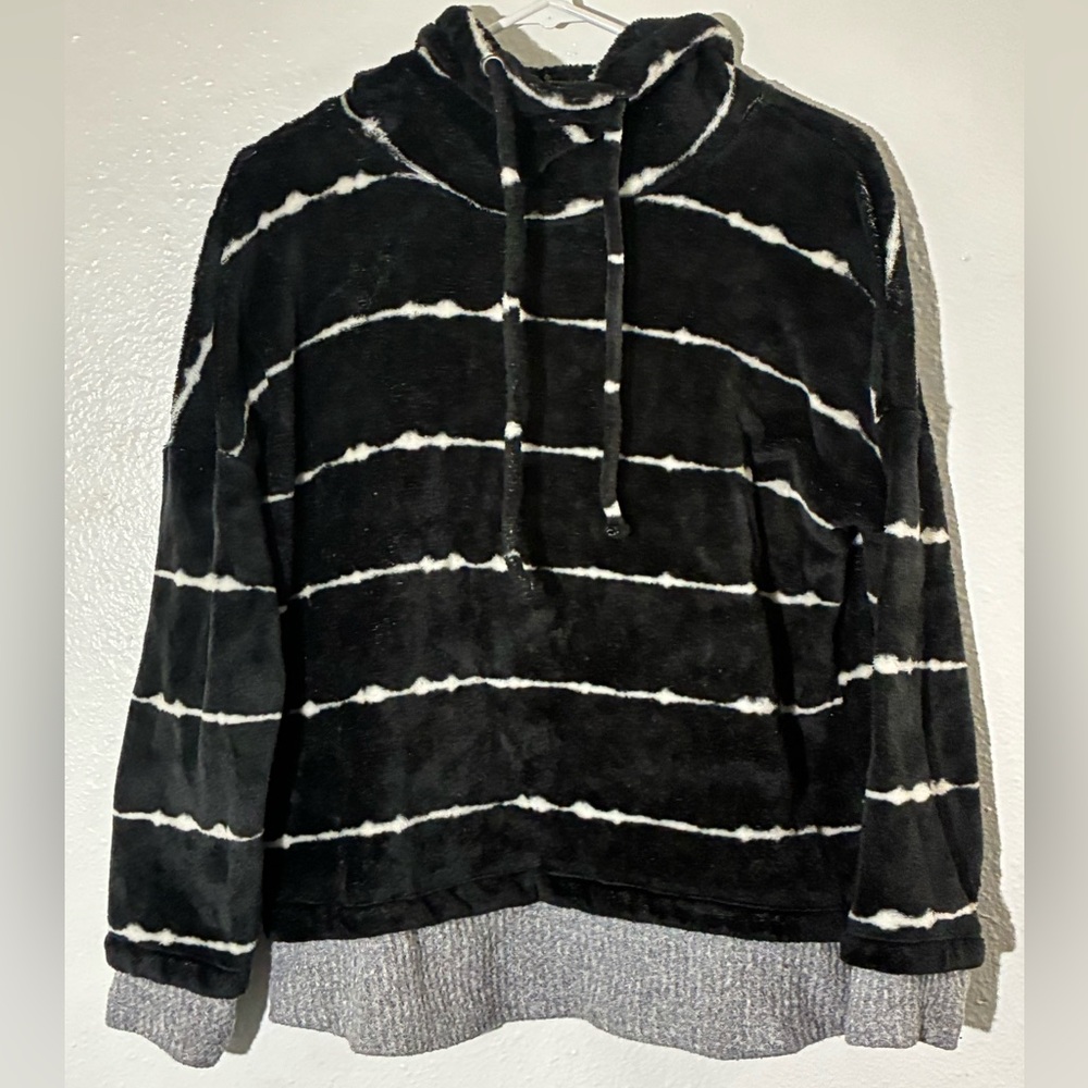 Como Vintage Black and White Fuzzy  Turtleneck Sweater